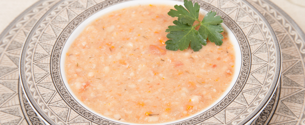 Easy Vegetarian White Bean Soup -